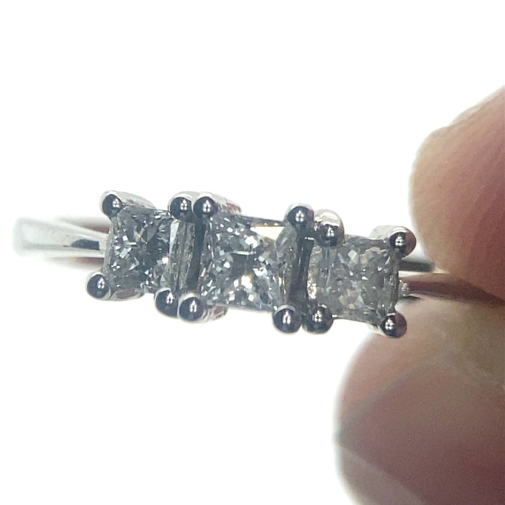 Diamond .60ct Solid 14K White Gold Ring